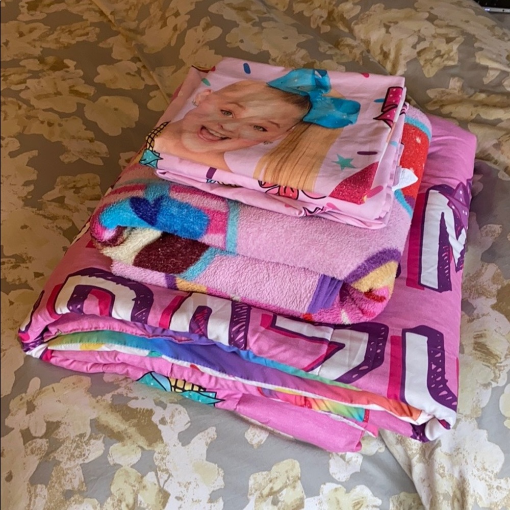 Twin Size JoJo Bed Set